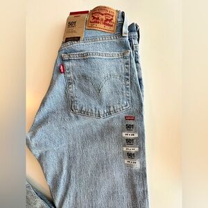 NWT Levi’s 501 Skinny Jeans High Rise Button Fly Light Wash 25x28 NWT